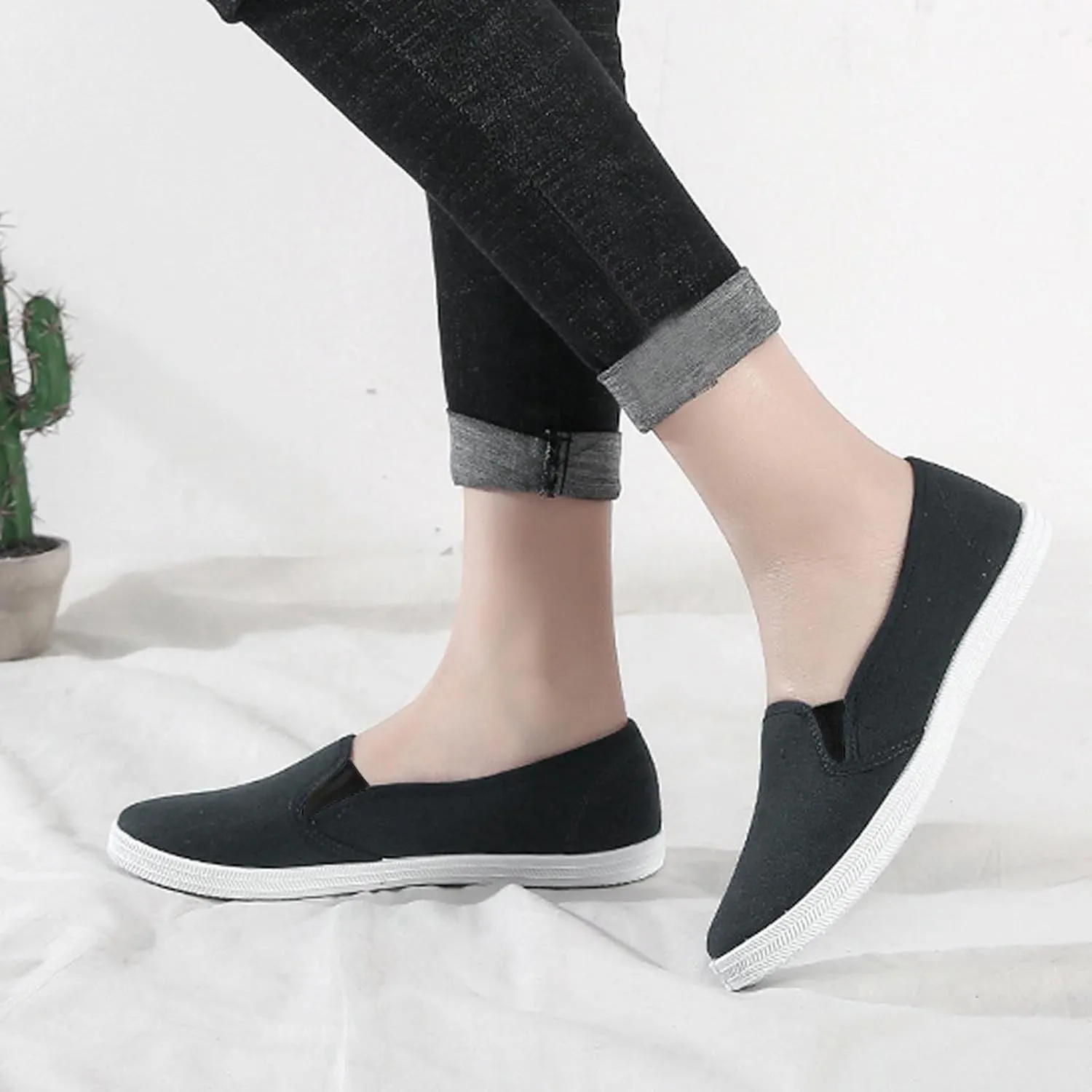Casual Shoes for Women Wide Width Flat Bottom Loafers for Women Wide Round Toe Flats Comfortable Fashion Walking for Ladies Womens Work Shoes