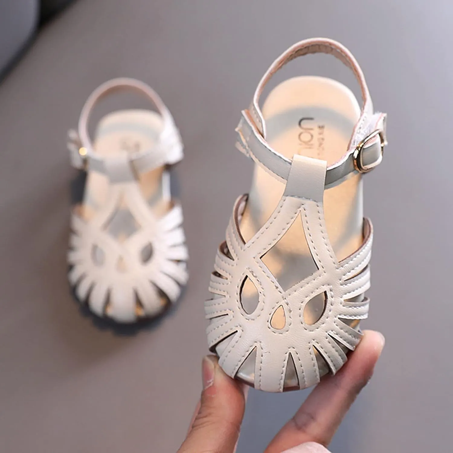 EnJoCho Girls Sandals,Girls Summer Shoes Fashion Solid Color Soft Sole Toe Cap Hollow Sandals Cute Closed Toe Flats