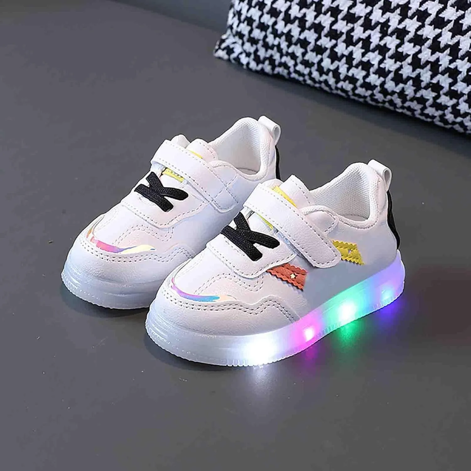 Kids Baby Sneakers Children's Board Shoes LED Light Light Light Casual Shoes Boys and Girls Adjustable Strap Shiny Shoes