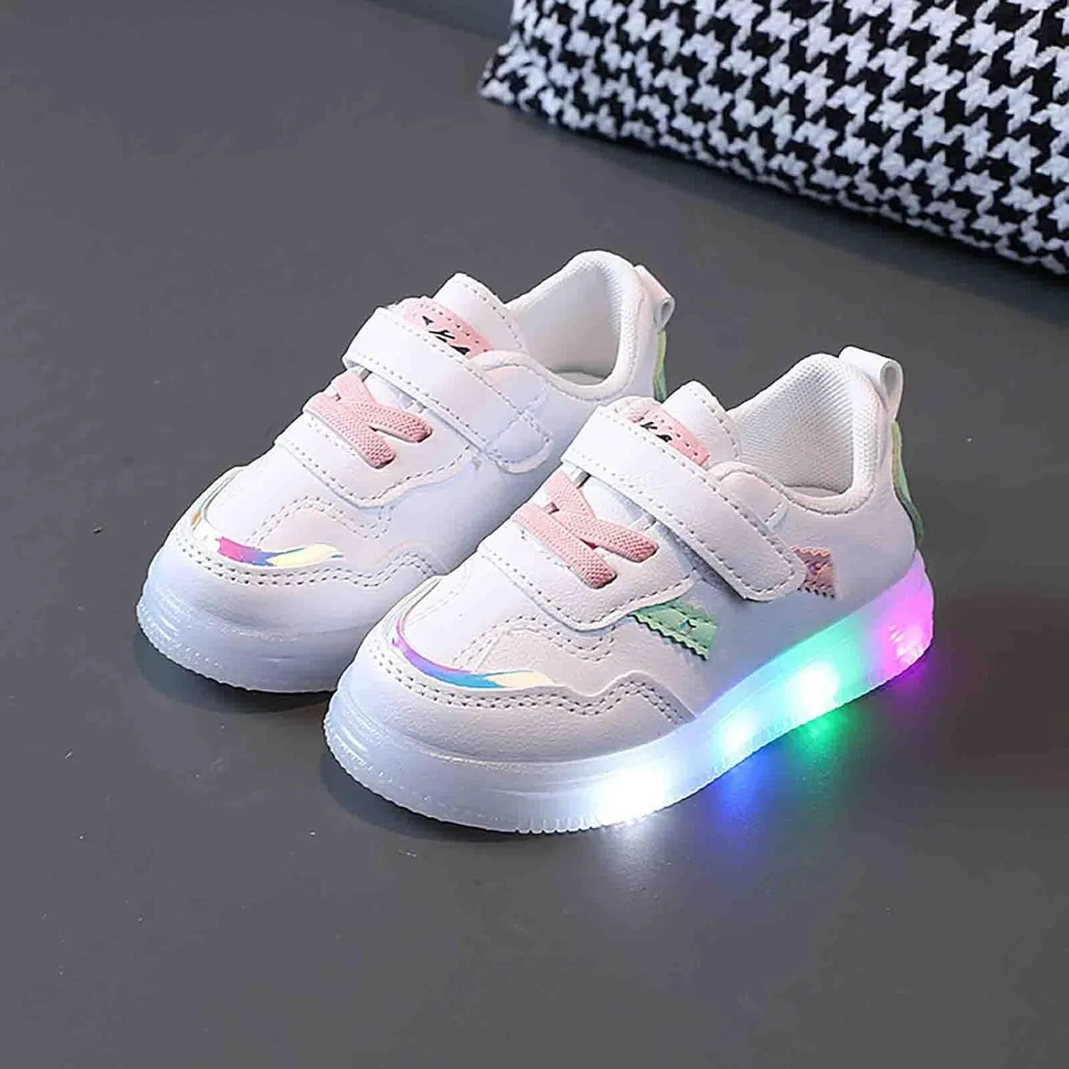 Kids Baby Sneakers Children's Board Shoes LED Light Light Light Casual Shoes Boys and Girls Adjustable Strap Shiny Shoes