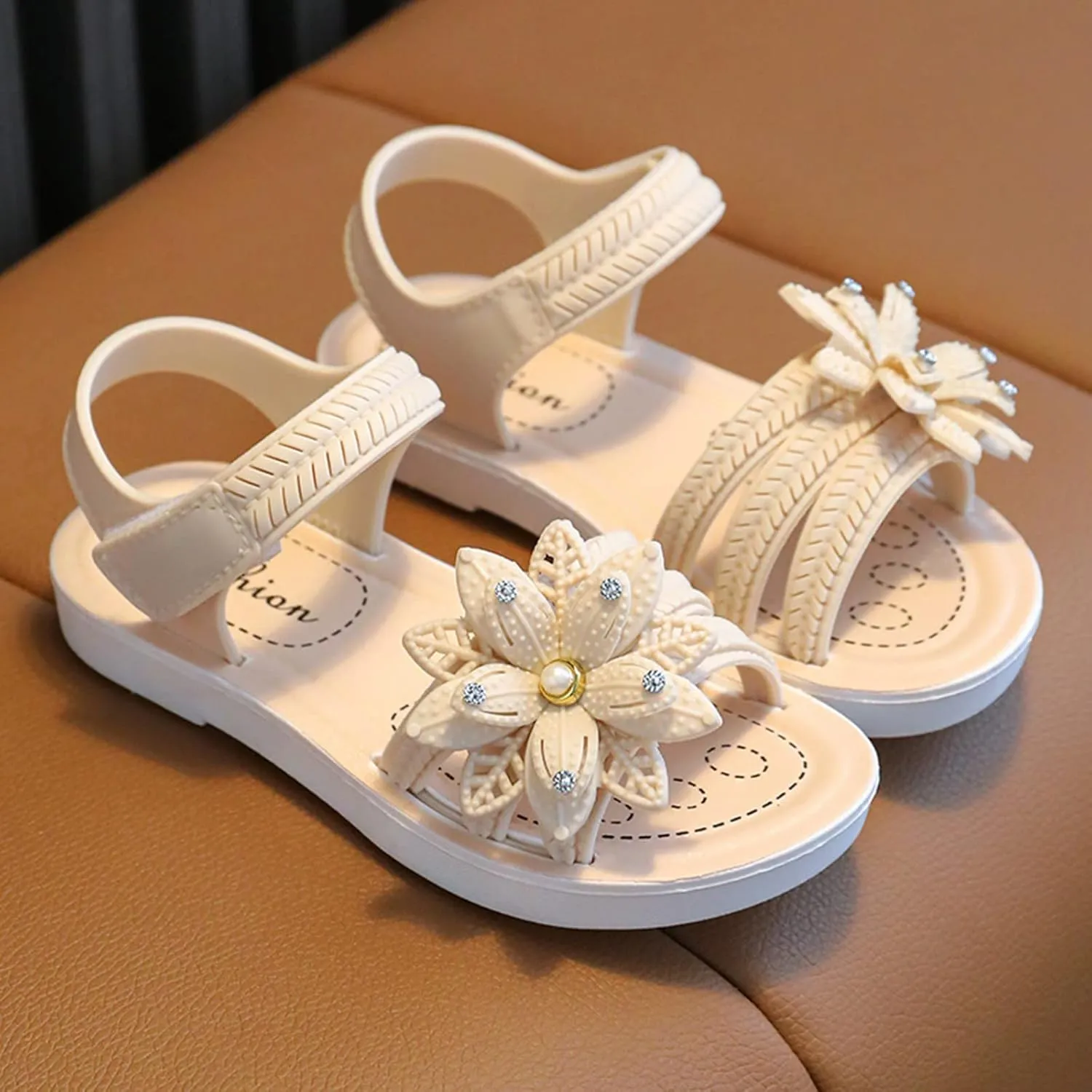 Little Girls Princess Flower Sandals Non Slip Soft Sole Comfortable Fashion Open Toe Flat Sandals Cute Beach Shoes