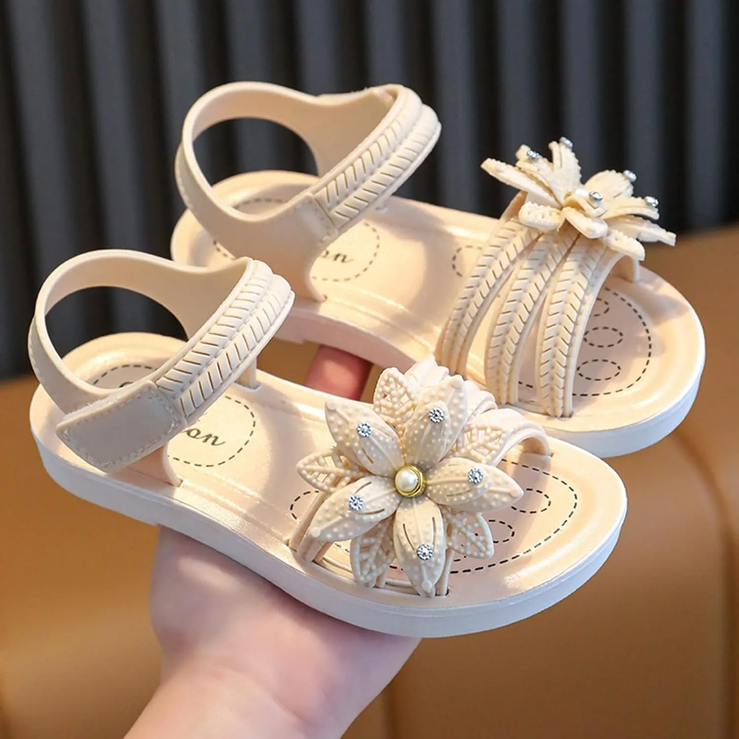 Little Girls Princess Flower Sandals Non Slip Soft Sole Comfortable Fashion Open Toe Flat Sandals Cute Beach Shoes