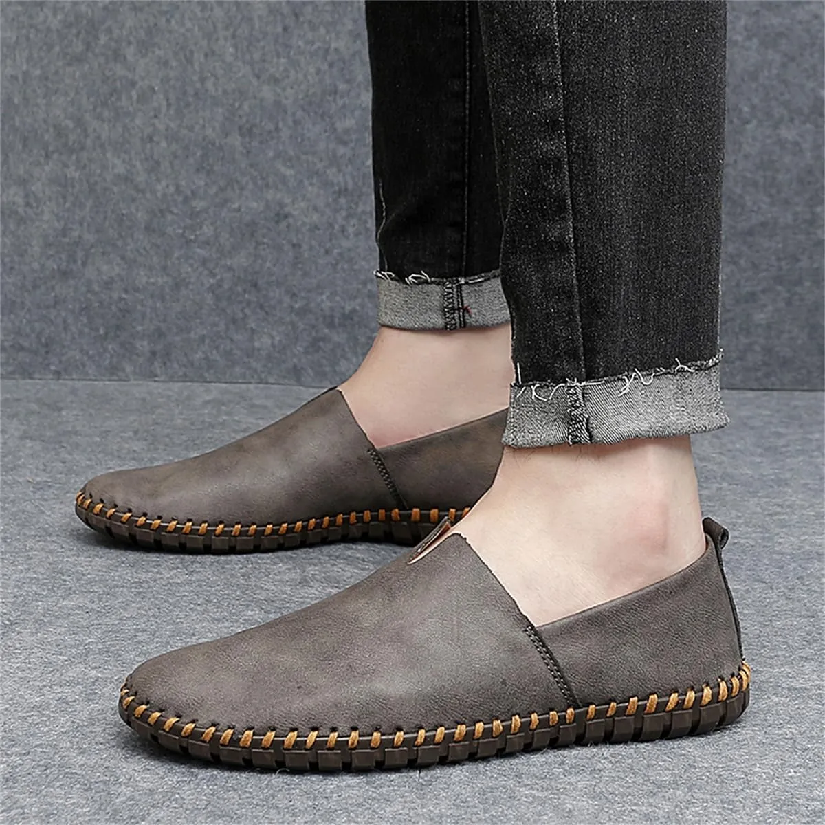 Men Leather Handmade Loafer Shoes Slip On Soft Fashion Round Toe Flats Non-Slip Walking Driving Shoes for Men