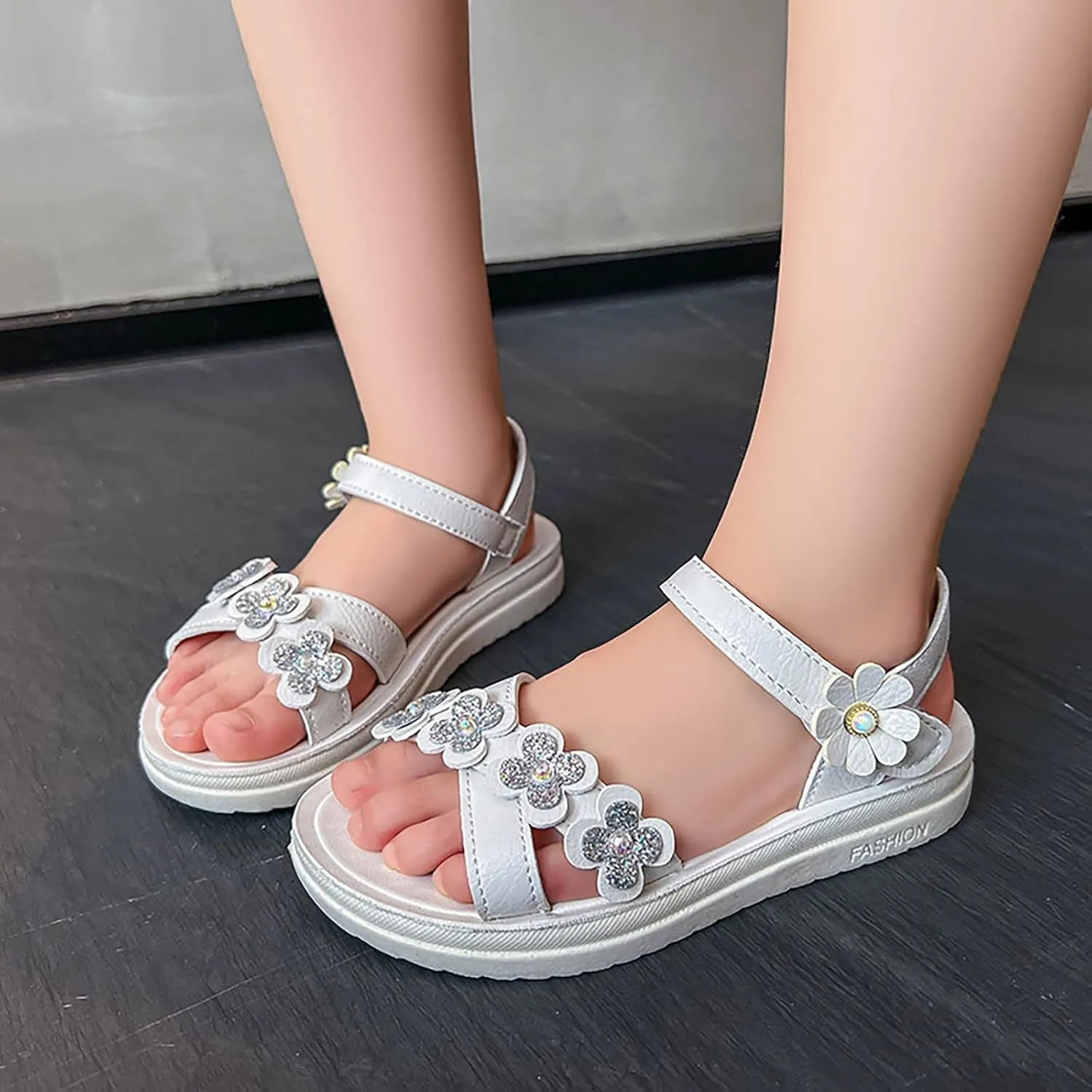 Toddler Flat Sole Shoes 3 to 12Y Children Shoes Summer Flower Sandals Fashion Little Girls Soft Sole Princess