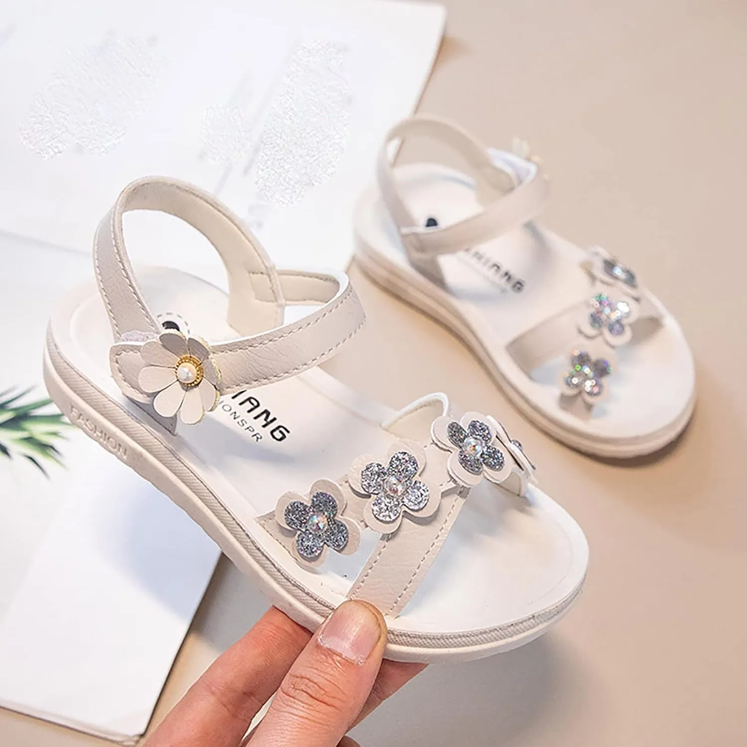 Toddler Flat Sole Shoes 3 to 12Y Children Shoes Summer Flower Sandals Fashion Little Girls Soft Sole Princess