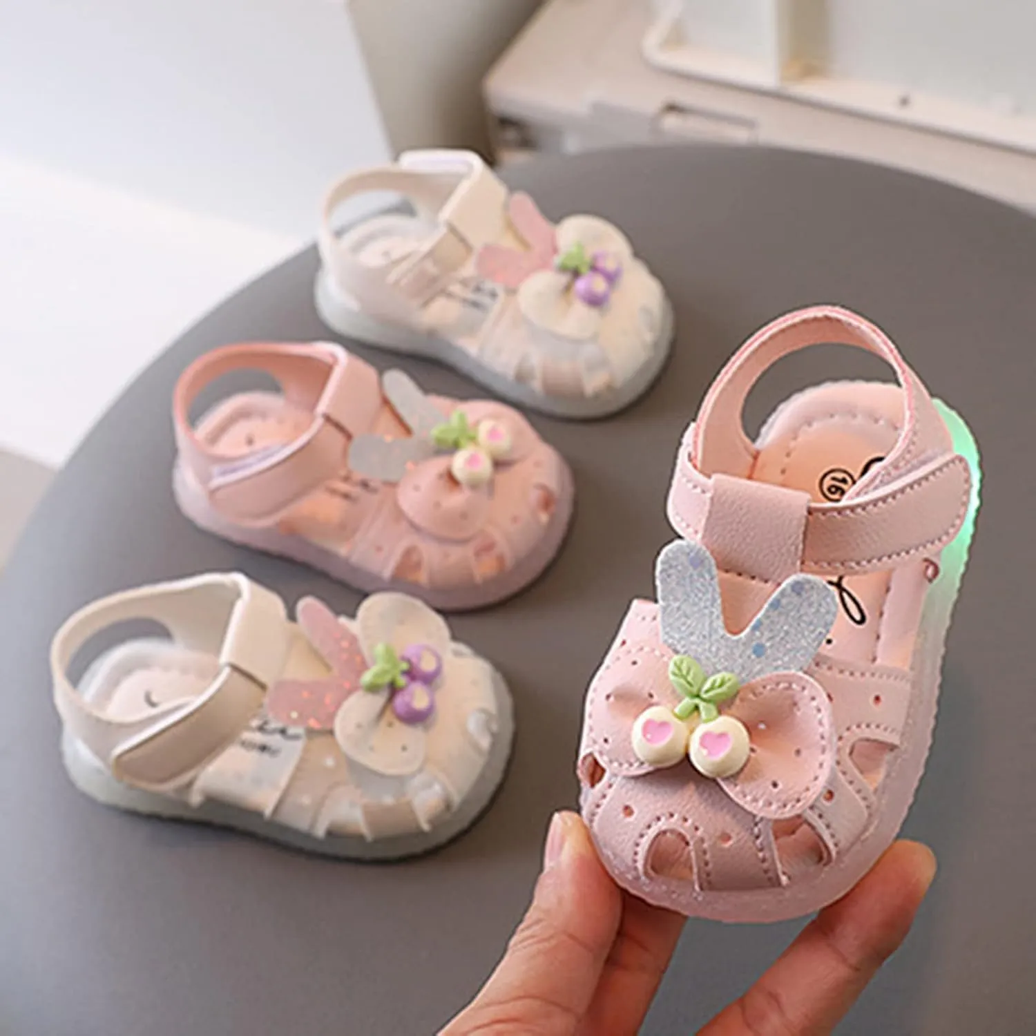 Toddler Girls Shoes Flat Comfortable Soft Sandals Soft Sole Shoes Baotou Princess Light Fasion Non-slip Shoes
